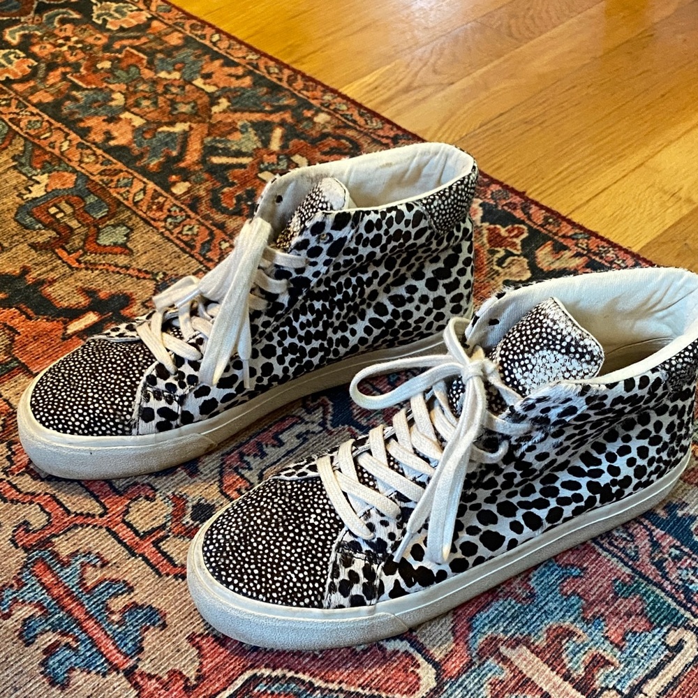 Leopard Print High-Top Sneakers - Picture 2 of 6